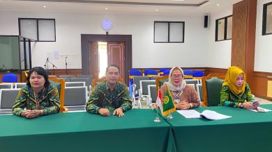 Rapat Reviu Standar Operasional Prosedur (SOP) Kepaniteraan Hukum